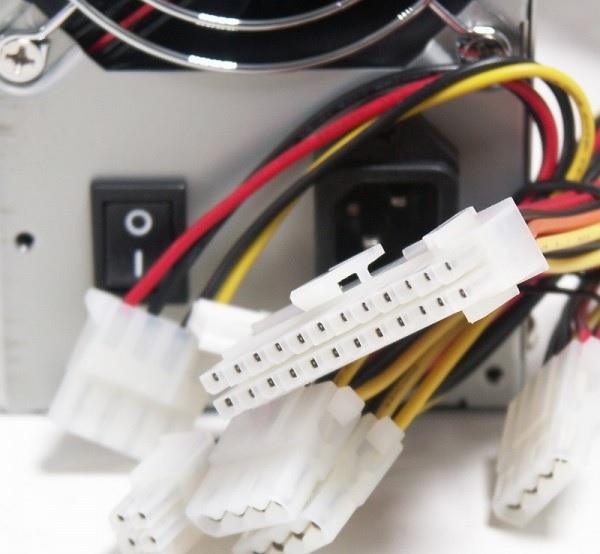 Блок питания LinkWorld ATX 450W LW2-450W (24+4pin) 80mm fan 4xSATA RTL